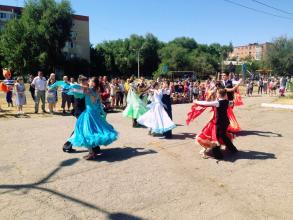 «Астраханское лето» пришло в микрорайон 3-й Интернационал