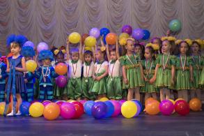 В Астрахани прошел фестиваль детского творчества «Звездный дождь»