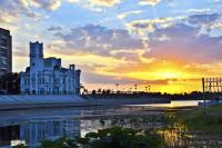 Количество голосов:557 </br>«Романтика у ЗАГСа»</br>Автор: Александр Потапов</span>