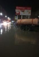 Более 800 кубометров дождевых вод откачали с улиц Астрахани вчера и сегодня