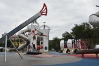 В Астрахани отремонтировали детскую площадку «Городок нефтяников»