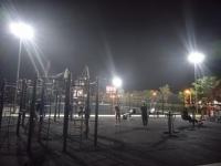 На общественных пространствах Астрахани обновляют освещение