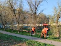 Работы по благоустройству Астрахани не останавливаются в выходные