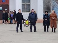 Возложение венков на территории Трусовского района.