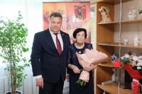 Глава Астрахани Игорь Редькин поздравил с наступающим Днем Победы жительницу блокадного Ленинграда