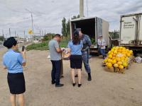 В Астрахани продолжается борьба со стихийной торговлей