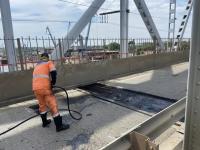 На Старом мосту в Астрахани ведутся ремонтные работы