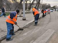 В Астрахани моют фасады зданий