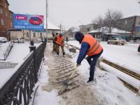 В Астрахани уборка снега продолжается в усиленном режиме