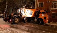 Коммунальные службы города устраняют последствия выпавшего снега