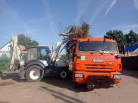 В выходные в Астрахани мыли мосты и приводили в порядок зеленые насаждения