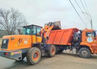 В Астрахани моют фасады зданий