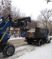 В Астрахани продолжается борьба с последствиями непогоды