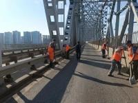 На Старом мосту в Астрахани ведутся ремонтные работы