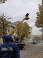 Коммунальные службы города продолжают устранять последствия непогоды