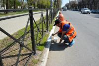 В Астрахани моют фасады