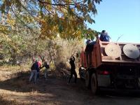 Неравнодушные жители Трусовского района вышли на субботник