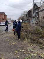 Коммунальные службы города продолжают устранять последствия непогоды