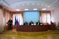 Игорь Редькин вручил награды родителям военнослужащих, находящихся в зоне СВО