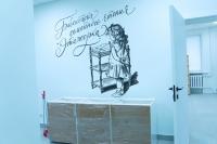 В библиотеке на ул. 1-ой Литейной завершили роспись стен и завозят мебель 