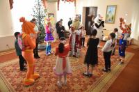 Олег Полумордвинов исполнил желания девяти юных астраханцев