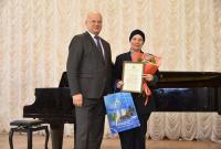 Олег Полумордвинов наградил лучших учащихся и педагогов в области искусств