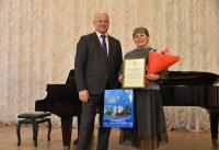 Олег Полумордвинов наградил лучших учащихся и педагогов в области искусств