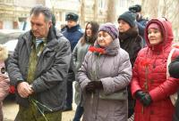 В Астрахани открыли мемориальную доску в честь Героя РФ Алексея Калмыкова