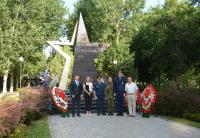 В Астрахани в День памяти и скорби возложили венки к памятникам воинской славы