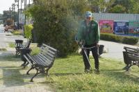 На набережной реки Волги помыли променад и лестницы