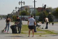 На набережной реки Волги помыли променад и лестницы