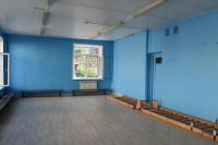 В Астрахани опиливают ветки для обеспечения видимости знаков у школ