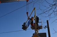 На улице Бориса Алексеева устанавливают новые светофоры