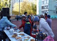 Жители многоэтажек по улице Звездной отметили День двора
