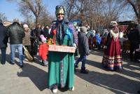 Тысячи астраханцев отметили Масленицу 