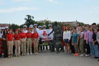 В Астрахани возложили цветы к скульптурной композиции «Семья»