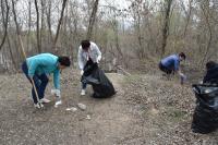 Астраханцы дружно вышли на общегородской субботник