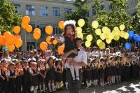 В 60 школах Астрахани прозвучал первый звонок