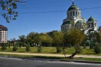 Состоялось торжественное открытие обновленной площади у храма Владимира