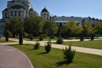 Состоялось торжественное открытие обновленной площади у храма Владимира