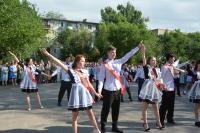 В Астрахани последний звонок прозвучал для почти восьми тысяч выпускников