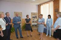 В Астрахани открыли «Парту Героя» в честь заслуженного учителя