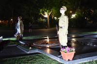 У мемориала «Вечный огонь» прошла ночная акция «Свеча памяти»