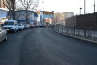 На Комсомольской Набережной укладывают асфальт