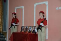 В школе 64 установили парту Героев