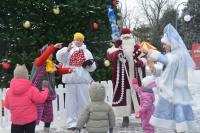 У центральной елки Астрахани ежедневно проходят праздничные мероприятия