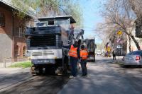 На улице Пугачева приступили к ремонту дороги