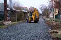 На улице 2-й Дербентской восстанавливают асфальт