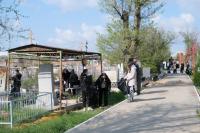 Свыше 250 человек вышли на уборку кладбищ в Астрахани
