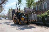 В Астрахани ремонтируют дороги к храму и монастырю